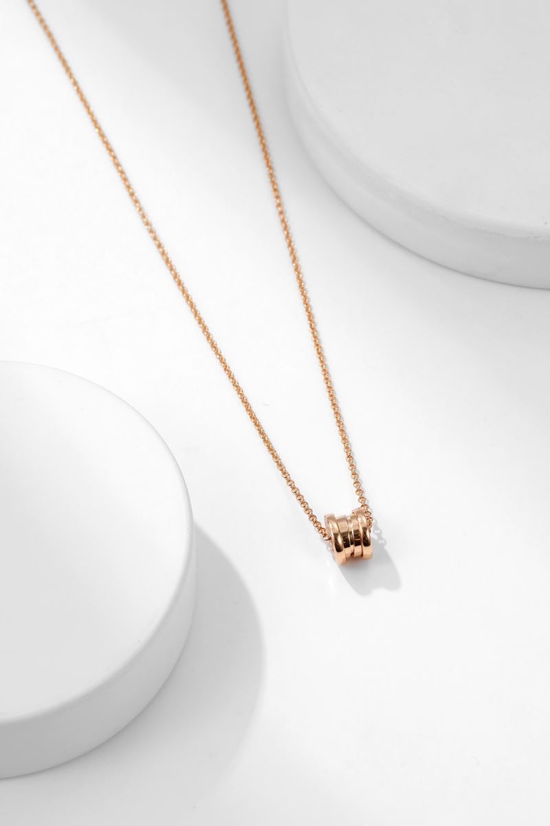 Bv1g*ai necklaces